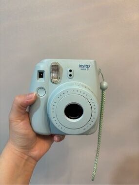 Instax mini 8 Instant Camera - for Parts / Not working !!!